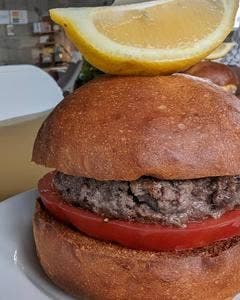 BABY BABY HAMBURGER & BOOKS︎︎