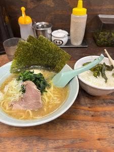 麺屋 ヤスシボーイ