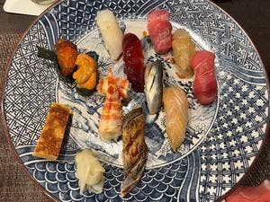 鮨 瑠璃