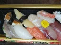 鮮魚専門店 山助 赤羽店