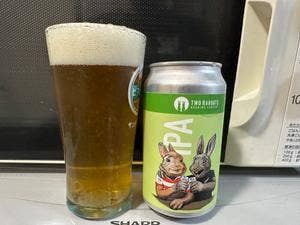 TWO RABBITS BREWINGCOMPANY タップルーム