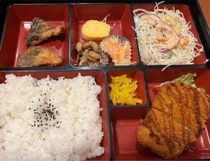 8番館