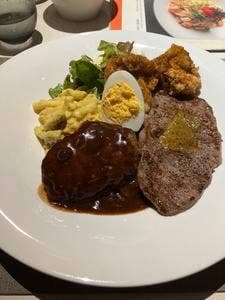 BISTRO & CAFE LOUNGE LA BOUCHERIE