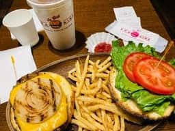 KUA`AINA 丸ビル店
