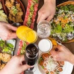 夜景 個室ダイニング 最大180品食べ飲み放題 美食満天 難波店