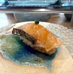 本格江戸前鮨ザギンでシースー 南京町店