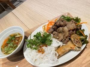 バインミーシンチャオ 大久保店