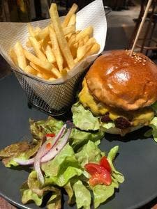 BLARNEY IRISH PUB & CAFÉ