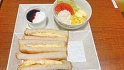 カフェ・ド・クリエ ホピタル 慶應義塾大学病院店
