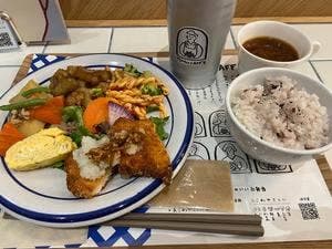 TOMO CAFF'E×DELI 星が丘テラスザキッチン内