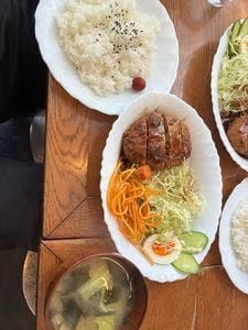 チロル
