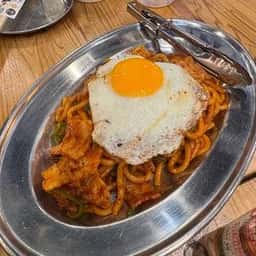 野毛焼きそばセンター まるき 五番街店