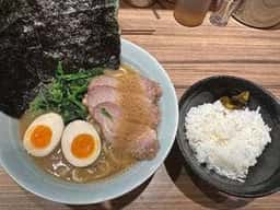 横浜ラーメン渡来武 総本店