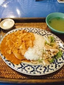 タイ料理&パクチー酒場 居空間