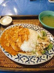 タイ料理&パクチー酒場 居空間