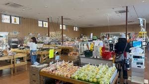 長砂ファーマーズマーケットここすな イートインスペース