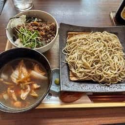 ならや