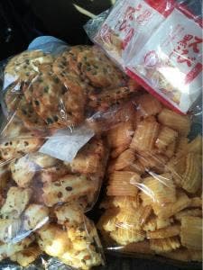 岩塚製菓 千歳工場直売店