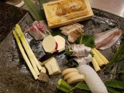 日本料理 都万麻